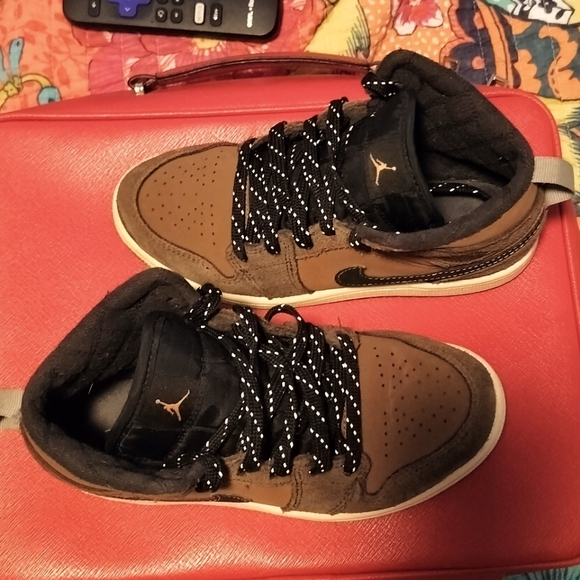Jordan 1 Mid SE Dark Chocolate - Picture 7 of 10